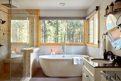 Image de Best Family Luxury Home in Big Bear Lake. Hot Tub. Firepit. Location!