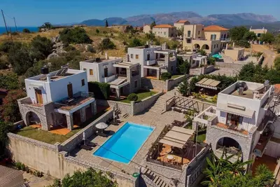 Όμορφο σπίτι με θέα θάλασσα και στην πισίνα