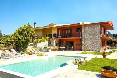 Image de Villa spacieuse avec piscine à la pointe nord de l'île de Rhodes