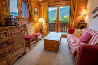 Image de Charmant appartement montagnard · Navette ski · Balcon · WiFi · Parking