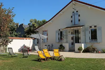 Image de Gîte Familial avec Jardin Clôturé, Proche d'Orléans, Idéal pour Séjours entre Amis ou Collègues