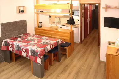 Image de Studio familial avec accès direct aux pistes, balcon sud, 4 pers, centre station, Les Orres