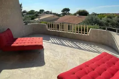 Image de Maison confortable aux Angles avec WiFi