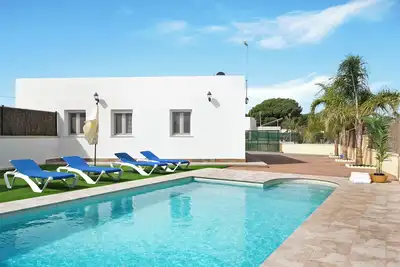 Image de Maison de vacances \"Villa Montemedio - Paco\" avec piscine privée et vue sur les montagnes