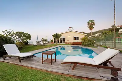 Image de Maison de vacances \"Villa Irina\" avec vue sur mer, piscine et Wi-Fi