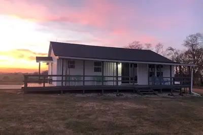 Image de Country Century Farm and House