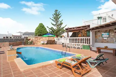 Image de Maison de vacances \"La Casona\" avec terrasses privées, piscine partagée et Wi-Fi