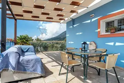 Image de Pet-Friendly Apartment \"Efrosyni apartment\" avec vue sur les montagnes, jardin & Wi-Fi