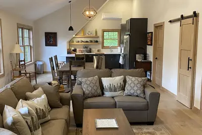 Image de Newly Built 1200sq ft Guest House 4min to Ski & Hiking
