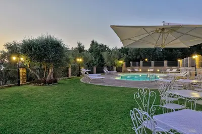 Two Bedroom Apartment with Garden View
