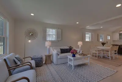 Image de Bright and Modern North Fork Living