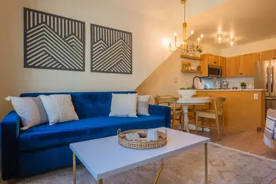 Image de Remodeled modern ski-in/ ski-out condo in Keystone, 1 bd/1 ba, sleeps 4