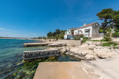 Image de Appartement en bord de mer à Kosljun