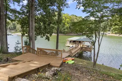 Image de Hideaway Hill - Lakefront Relaxation with Great Amenities