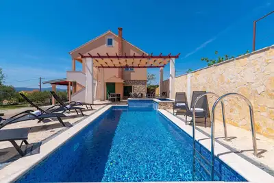 Superbe maison à Sveti Filip i Jakov