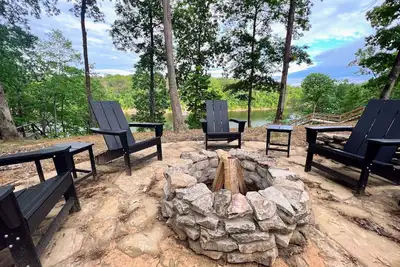 Image de +New Listing+ Luxurious Lake Home w\/ Private Dock