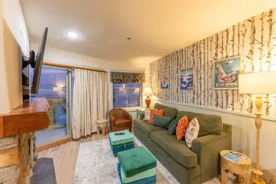 Image de Rf312|2br Ski-in/Ski-out | Hot Tub| Sleeps 12