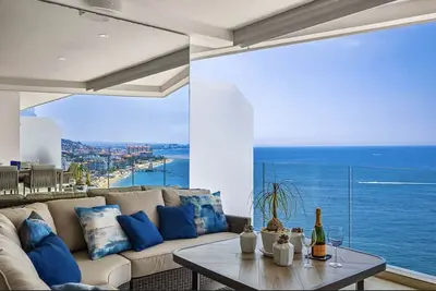 Image de Beautiful Luxury Condo with Ocean Views & Rooftop Pool