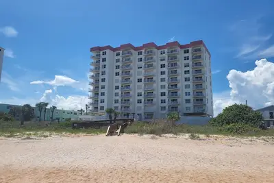 Image de Updated Oceanfront Condo! Come and Relax by the Sea!