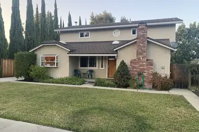 Image de Large Palo Alto Home, Pool, 5 beds/3 baths, in the Heart of Palo Alto