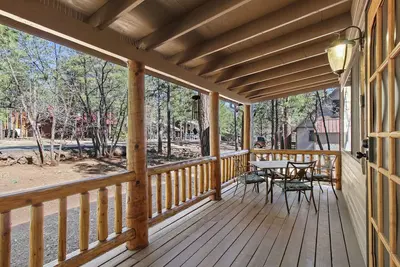 Image de Tranquil Pinetop Getaway! w/Firepit, Grill, Deck, Pet-Friendly, Near Ski & Golf!