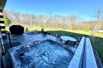 Image de Rustic Hideaway Sleeps 4 Hot Tub