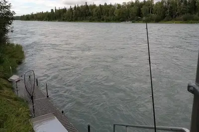 Image de Kenai River frontage with private fishing dock