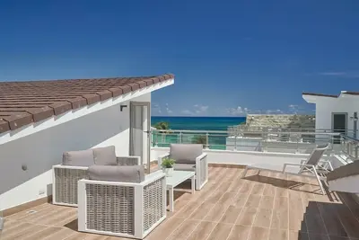 Image de Ocean View Penthouse C-402