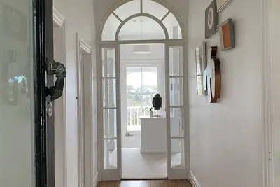 Ponsonby Grand Villa : Family friendly with Sunny, Sea/City Views