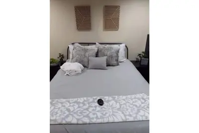Image de Relaxing Montclair Staycation 5 minute walk to Nyc train station