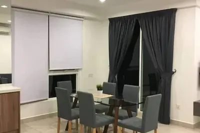Image de ManOne: 2-Bedroom Condo with Seaview and Hillview