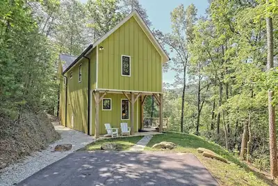 Image de Sassy Cabin Views Creek Sounds Mins to Town