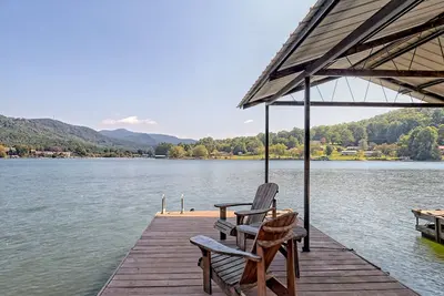 Image de Private Dock, Mountain View, Lake Front, 2 kayaks, 2 SUPs, 1 canoe, Hot tub