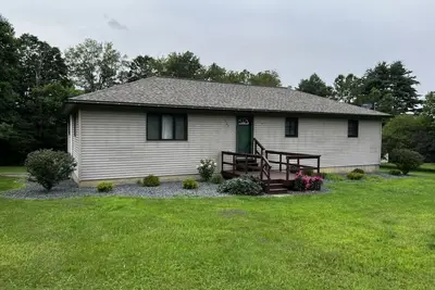 Image de Newly Renovated 3 Bedroom Home
