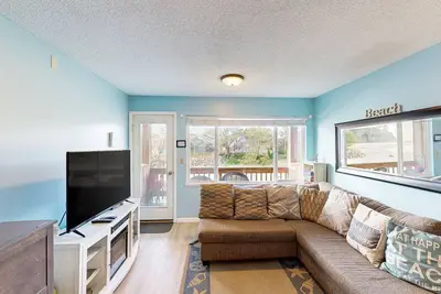 Image de Creekside condo with beach access, balcony, full kitchen, & ocean views