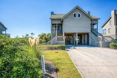 Image de Ocean and waterway-view duplex - pool, beach access, washer/dryer, central Ac