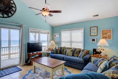 Image de Dog-friendly oceanfront home with beach access, a washer/dryer & central Ac