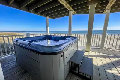 Image de Oceanfront, Next door to Pool, Easy Access, oversized deck