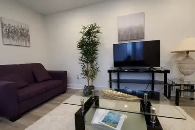 Image de Stylish home 10 minutes walk to the Falls