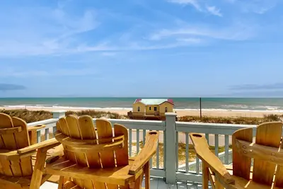 Image de Beachfront dog-friendly home with beach access & views, and private hot tub