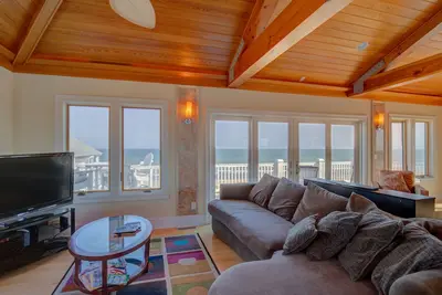 Image de Luxe ocean-view beach estate - amazing views, private pool, hot tub & elevator