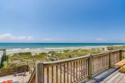 Image de Oceanfront townhome with deck, pool, hot tub