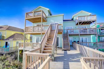 Image de Oceanfront duplex with beach access, a washer/dryer, central Ac