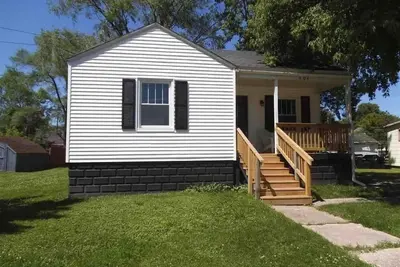 Image de Newly remodeled cottage & heated barn only minutes from the Marina!