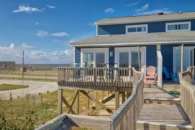 Image de Ocean-view townhome - beach access, central Ac, W/D, ocean views - dog-friendly