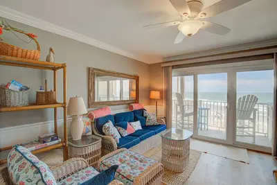 Image de Topsail Dunes condo with ocean-view balcony - beach access & beachfront pool