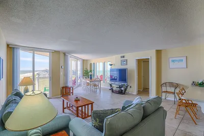 Image de St. Regis beach condo with deluxe floor plan, ocean views, pool & fitness center