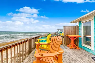 Image de Beachfront home with ocean views, outdoor shower, full kitchen & beach access