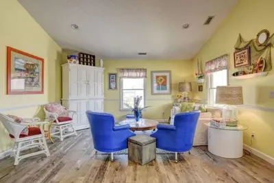 Image de Ocean & beach-view home with large deck, private washer/dryer, Ac, beach access