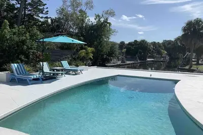 Image de Private house steps from the beach and village.